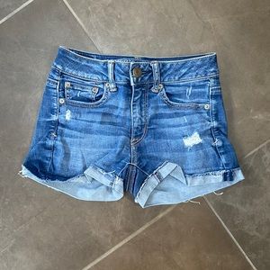American eagle size 00 super stretch distressed jean shorts